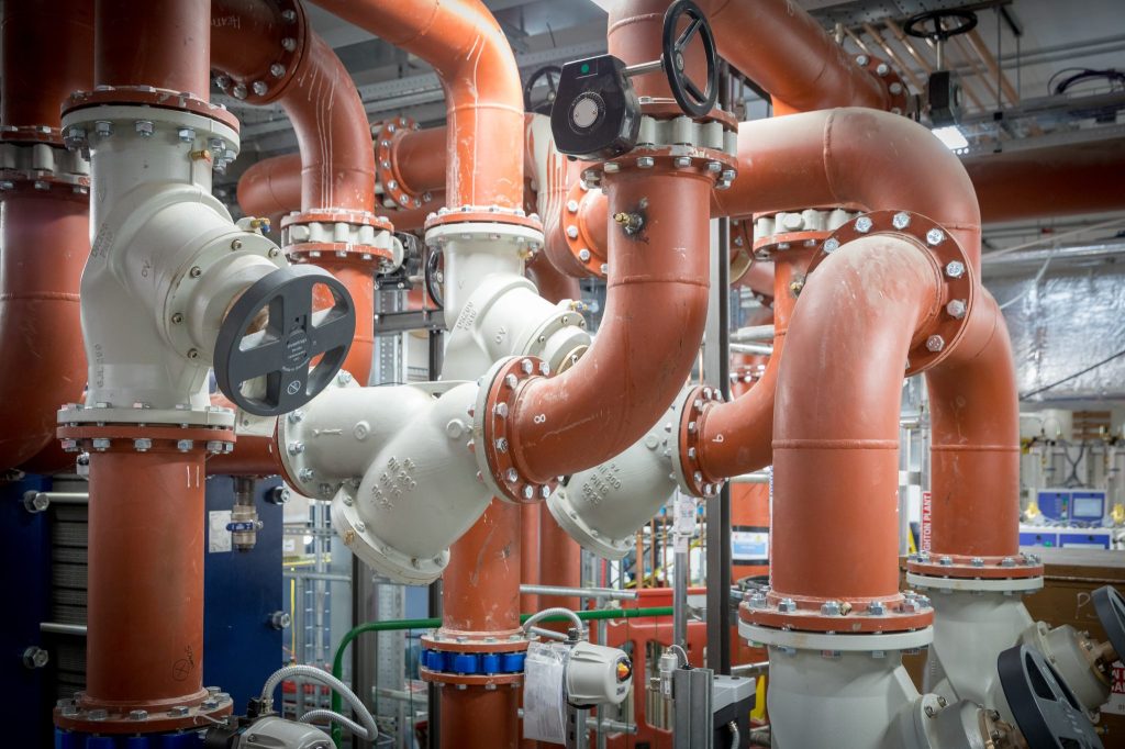 Rengöring av rostiga skruvar och muttrar